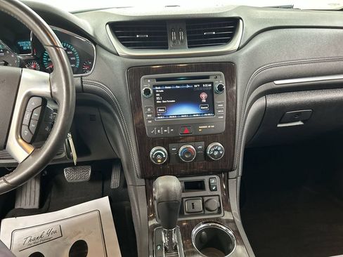 Used 2016 Chevrolet Traverse LT w/ Style and Technology Package AWD/4WD image 18