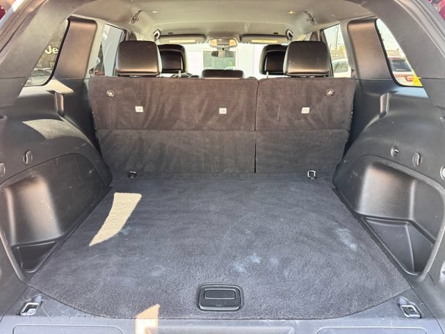 Used 2021 Jeep Grand Cherokee Laredo X AWD/4WD image 6