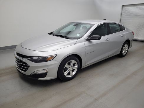 Used 2022 Chevrolet Malibu LS FWD image 2