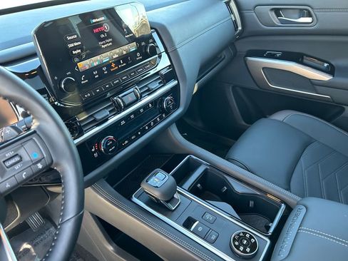 Used 2025 Nissan Pathfinder Platinum w/ Cargo Package image 20