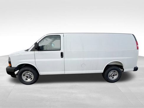 New 2026 GMC Savana 2500 w/ Driver Convenience Package RWD image 5