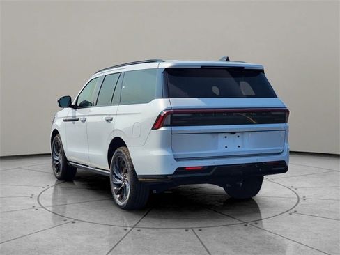 New 2025 Lincoln Navigator Reserve w/ Jet Appearance Package image 10