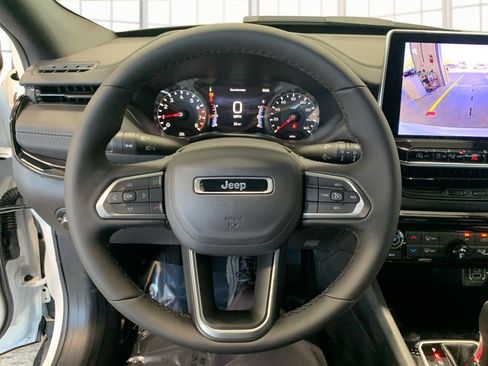 New 2026 Jeep Compass Latitude AWD/4WD image 16