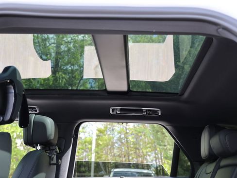 New 2026 Land Rover Range Rover Sport Dynamic SE AWD/4WD image 12