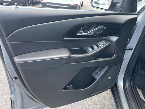 Used 2023 Chevrolet Traverse RS AWD/4WD image 20