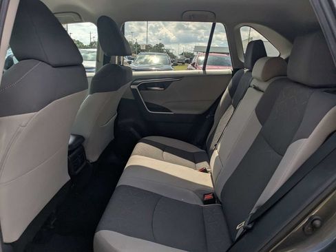 Used 2021 Toyota RAV4 XLE FWD image 11
