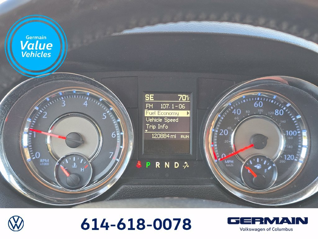 Used 2014 Chrysler Town & Country Touring FWD image 20