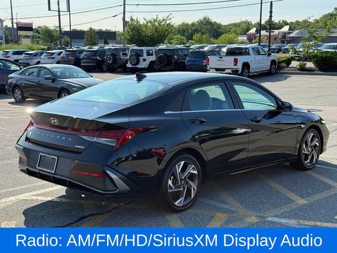 Used 2025 Hyundai Elantra Limited FWD image 6