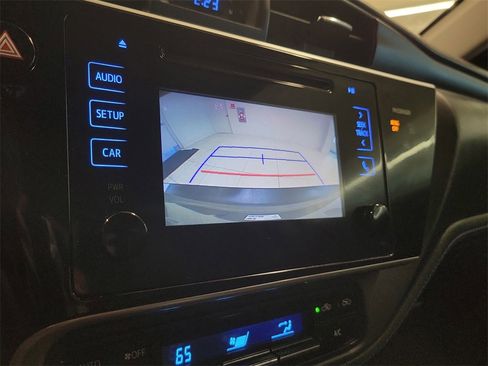 Used 2017 Toyota Corolla SE image 27