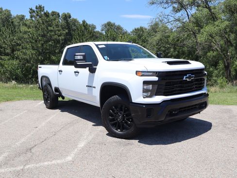New 2026 Chevrolet Silverado 2500 Custom w/ Custom Value Package AWD/4WD image 2