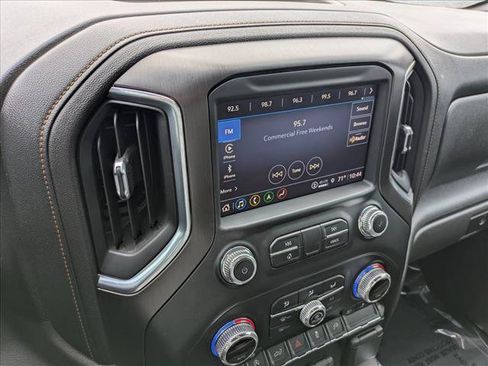 Used 2021 GMC Sierra 1500 AT4 w/ AT4 Preferred Package AWD/4WD image 11