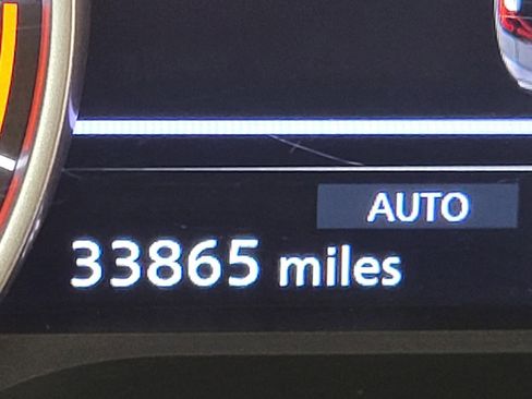 Used 2025 Nissan Rogue SV image 2