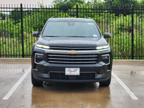 New 2026 Chevrolet Traverse LT w/ Sun and Wheel Package FWD image 6