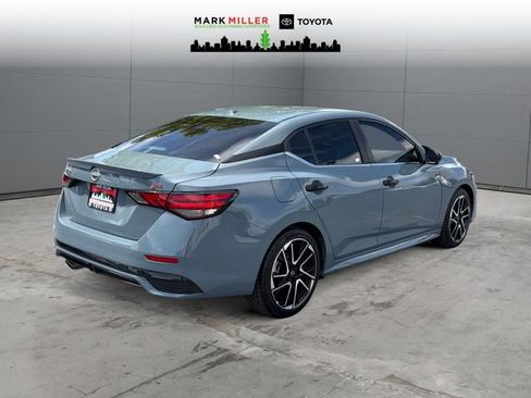 Used 2024 Nissan Sentra SR w/ SR Premium Package image 5