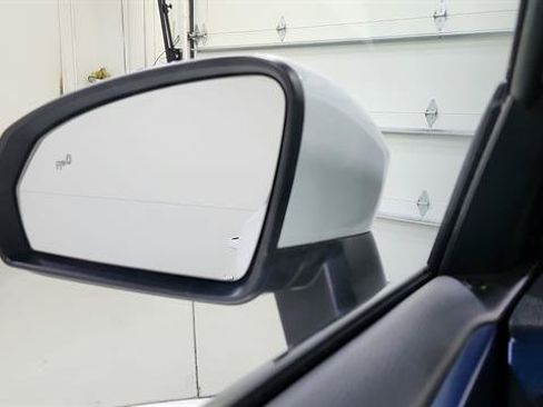 Used 2024 Volkswagen Taos SE AWD/4WD image 13