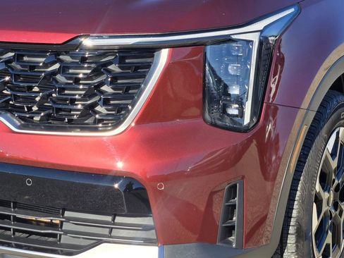 Certified 2025 Kia Sorento S w/ Panoramic Sunroof Package image 7