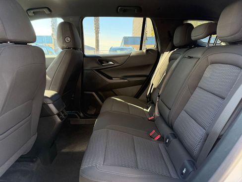 Used 2025 Chevrolet Equinox LT image 24