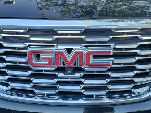 Used 2019 GMC Terrain Denali w/ Advanced Safety Package FWD image 12