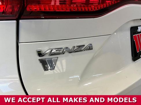 Used 2022 Toyota Venza LE AWD/4WD image 24
