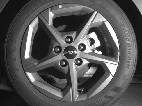 Used 2025 Kia K4 LXS image 14