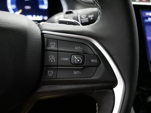 New 2025 Jeep Grand Cherokee Laredo w/ Luxury Tech Group I image 27