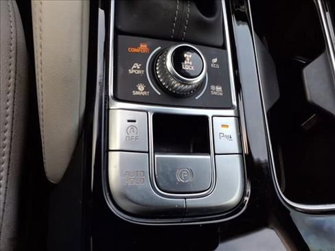 Used 2024 Kia Telluride EX w/ EX Captain's Chair Package image 22