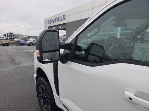 New 2026 Ford F250 Platinum w/ FX4 Off-Road Package image 10