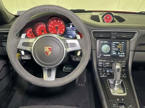 Used 2015 Porsche 911 Carrera 4 GTS image 25