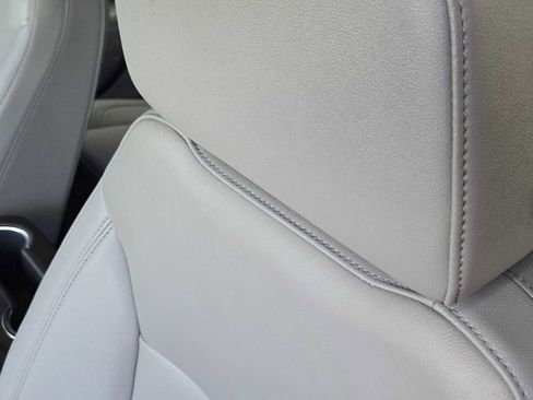 Certified 2023 Chevrolet Suburban Z71 w/ Luxury Package image 16