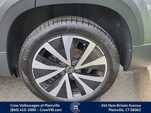 Certified 2022 Volkswagen Taos SE AWD/4WD image 18