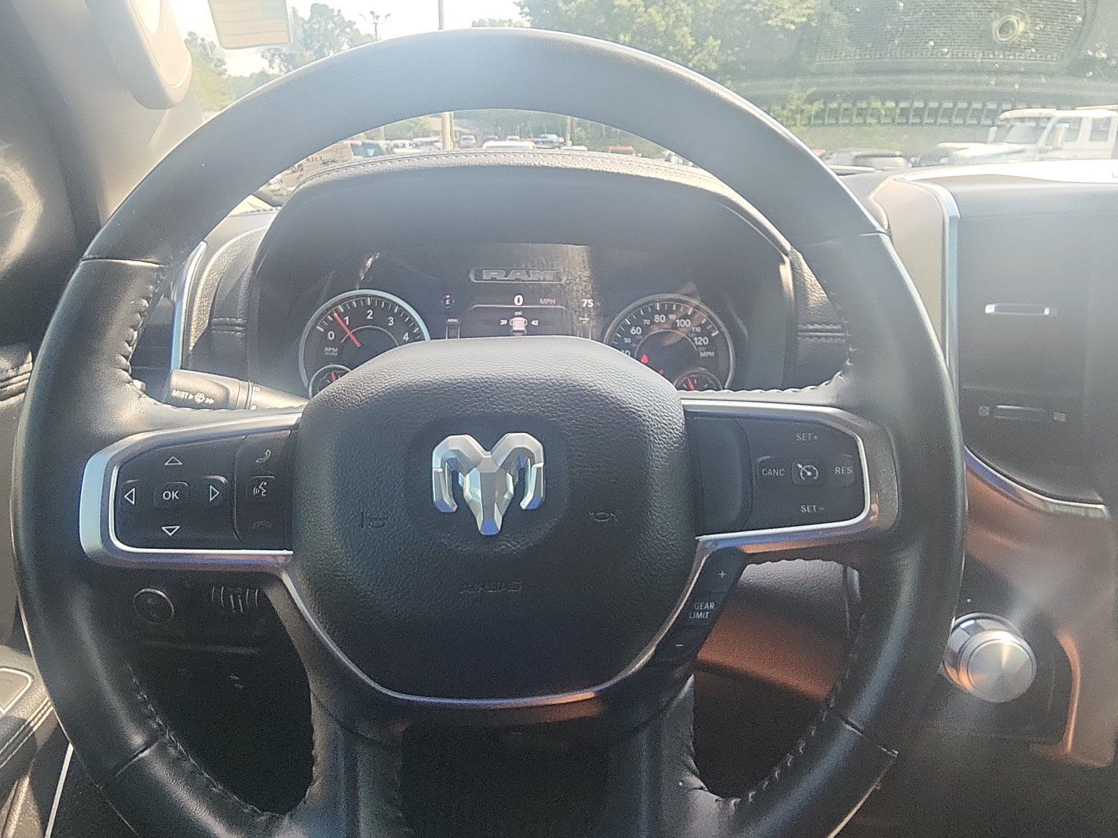 Used 2022 RAM 1500 Laramie AWD/4WD image 15