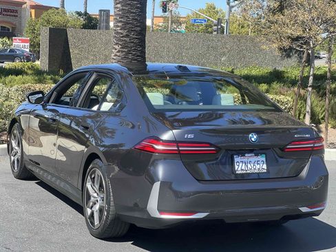 Used 2024 BMW i5 eDrive40i RWD image 23