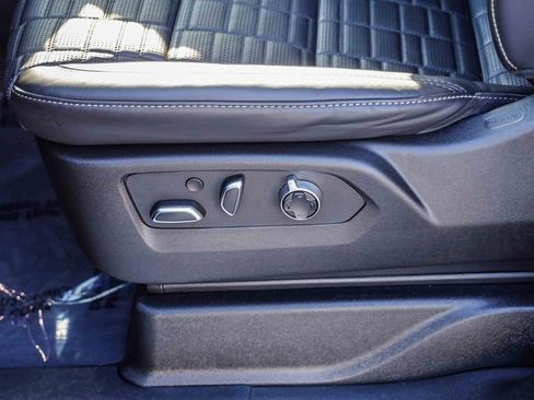 Used 2025 Cadillac Escalade V AWD/4WD image 27