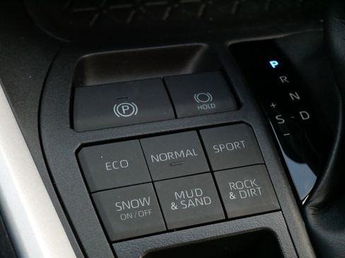 Certified 2025 Toyota RAV4 XLE w/ Convenience Package image 28