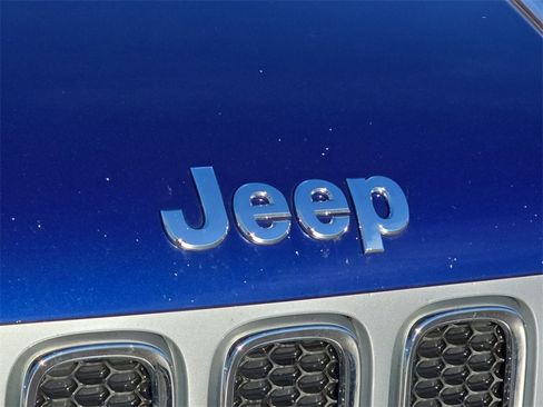 Used 2018 Jeep Renegade Limited image 32