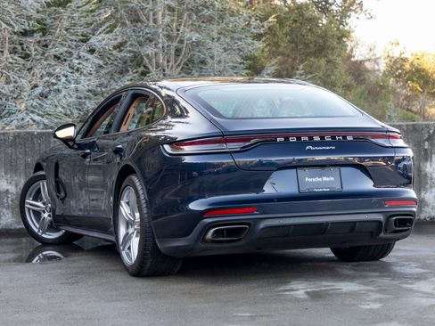 Certified 2022 Porsche Panamera image 3