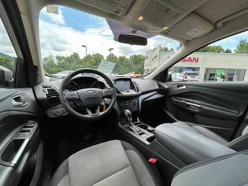Used 2018 Ford Escape SE w/ SE Sync 3 Package AWD/4WD image 5