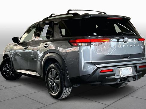 Used 2025 Nissan Pathfinder SV w/ SV Premium Package image 12