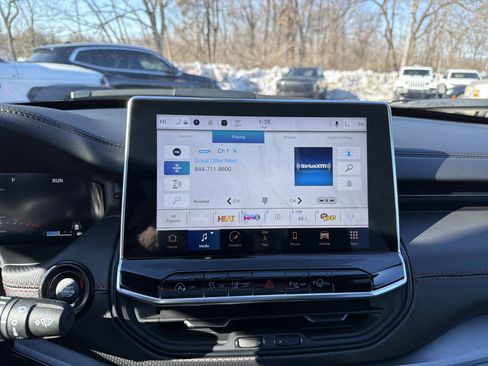 Used 2025 Jeep Compass Trailhawk w/ Trailhawk Elite Group image 20