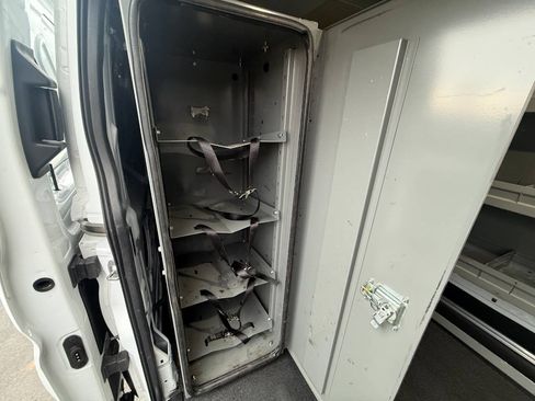 Used 2023 Ford Transit 250 Low Roof AWD image 13
