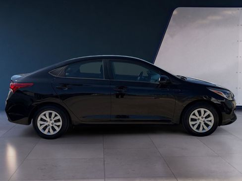 Used 2022 Hyundai Accent SE image 6