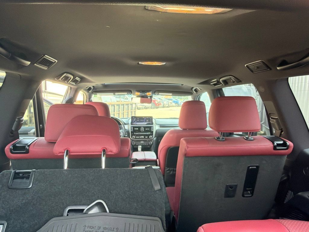 Used 2023 Lexus GX 460 Premium w/ Premium Package AWD/4WD image 12