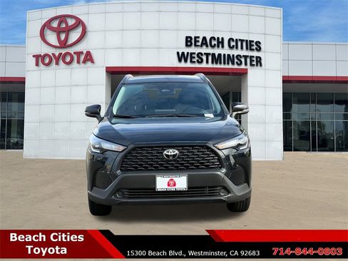 Certified 2025 Toyota Corolla Cross LE image 4