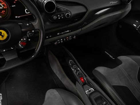 Certified 2022 Ferrari F8 Tributo RWD image 15