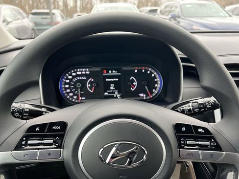 Used 2023 Hyundai Tucson SE image 13