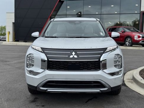 New 2025 Mitsubishi Outlander SE image 5