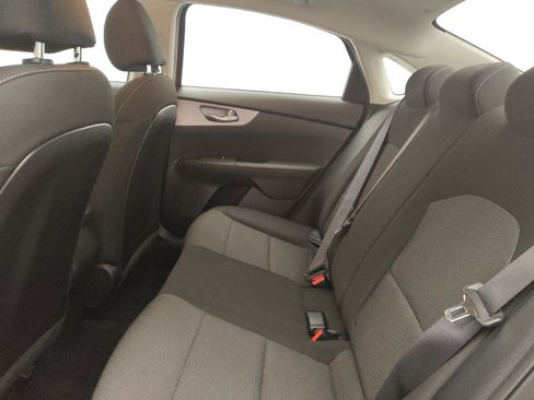 Used 2022 Kia Forte LXS w/ LXS Technology Package FWD image 18