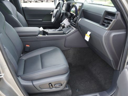Certified 2025 Lexus GX 550 AWD/4WD image 14
