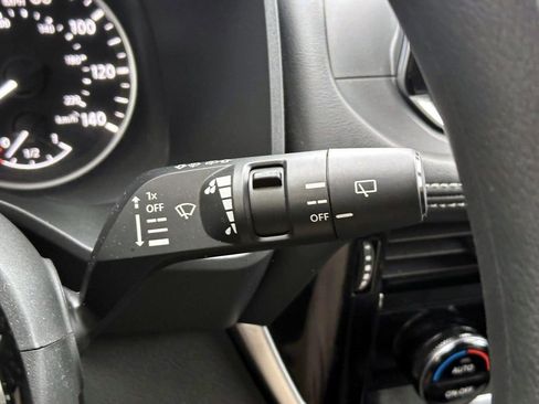 Certified 2022 Nissan Rogue SV image 27