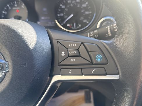 Used 2019 Nissan Rogue Sport SL w/ Premium Package image 18